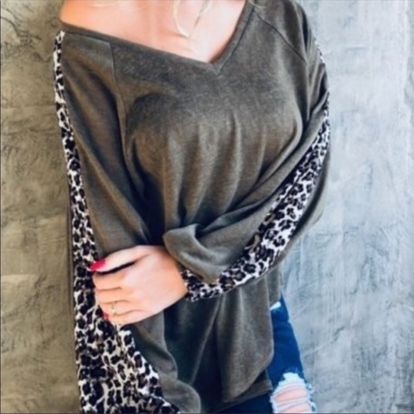 NEW! BROWN KNIT V-NECK TOP - Picture 4 of 4